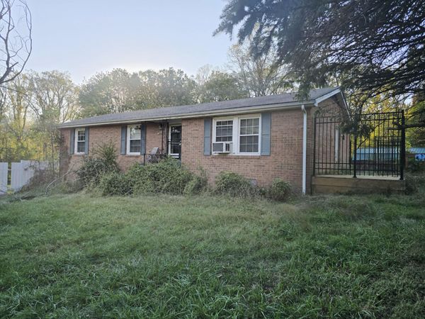 2211 Laymantown RD , Troutville, VA 24175
