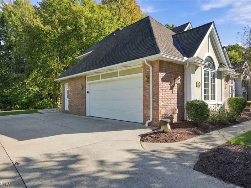 517 Rockwood Court , Avon Lake, OH 44012 Photo 3