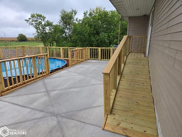 303 B Street SW, Melcher-Dallas, IA 50163
