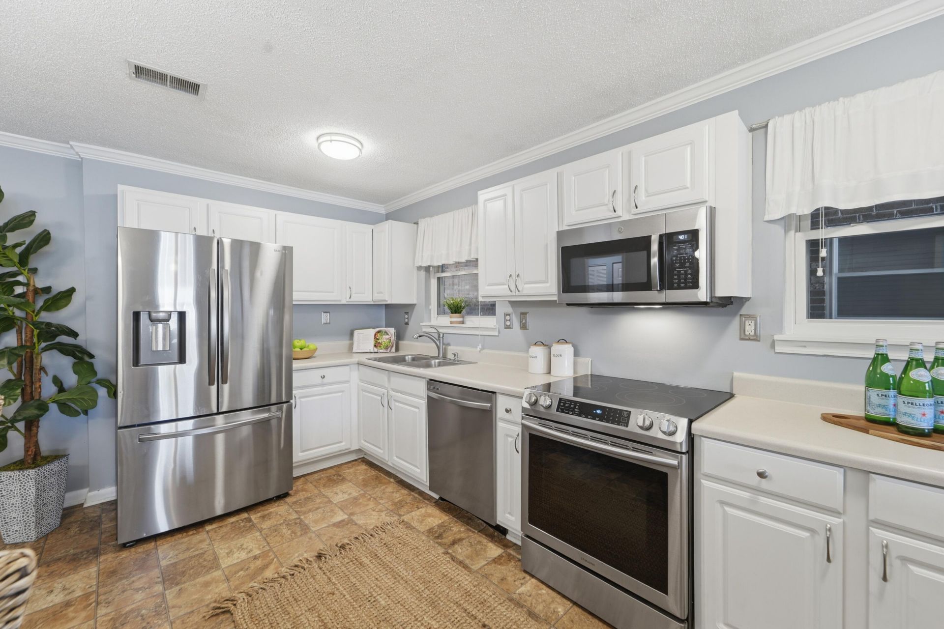 415 Parkdale Drive Photo 11