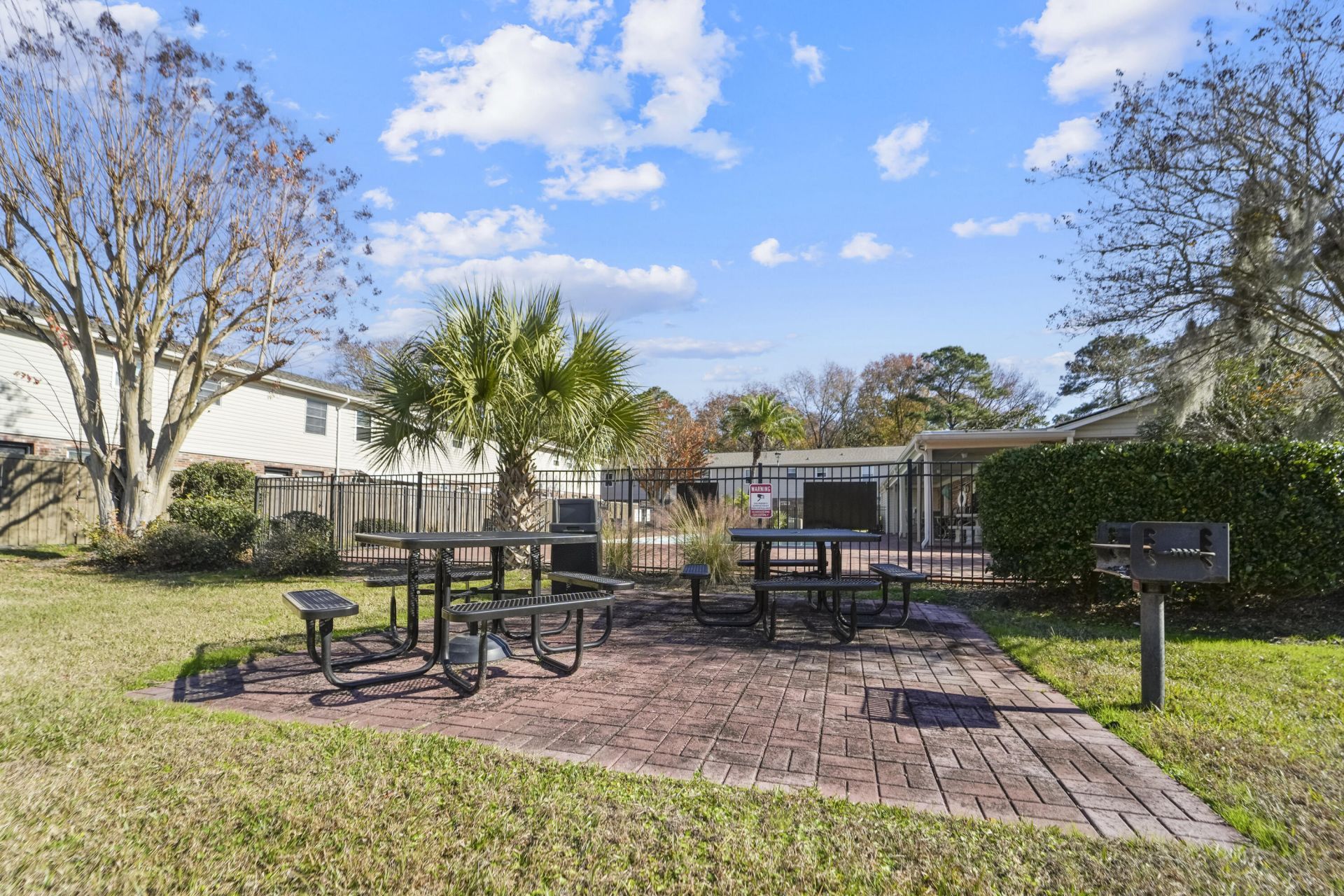 415 Parkdale Drive Photo 32