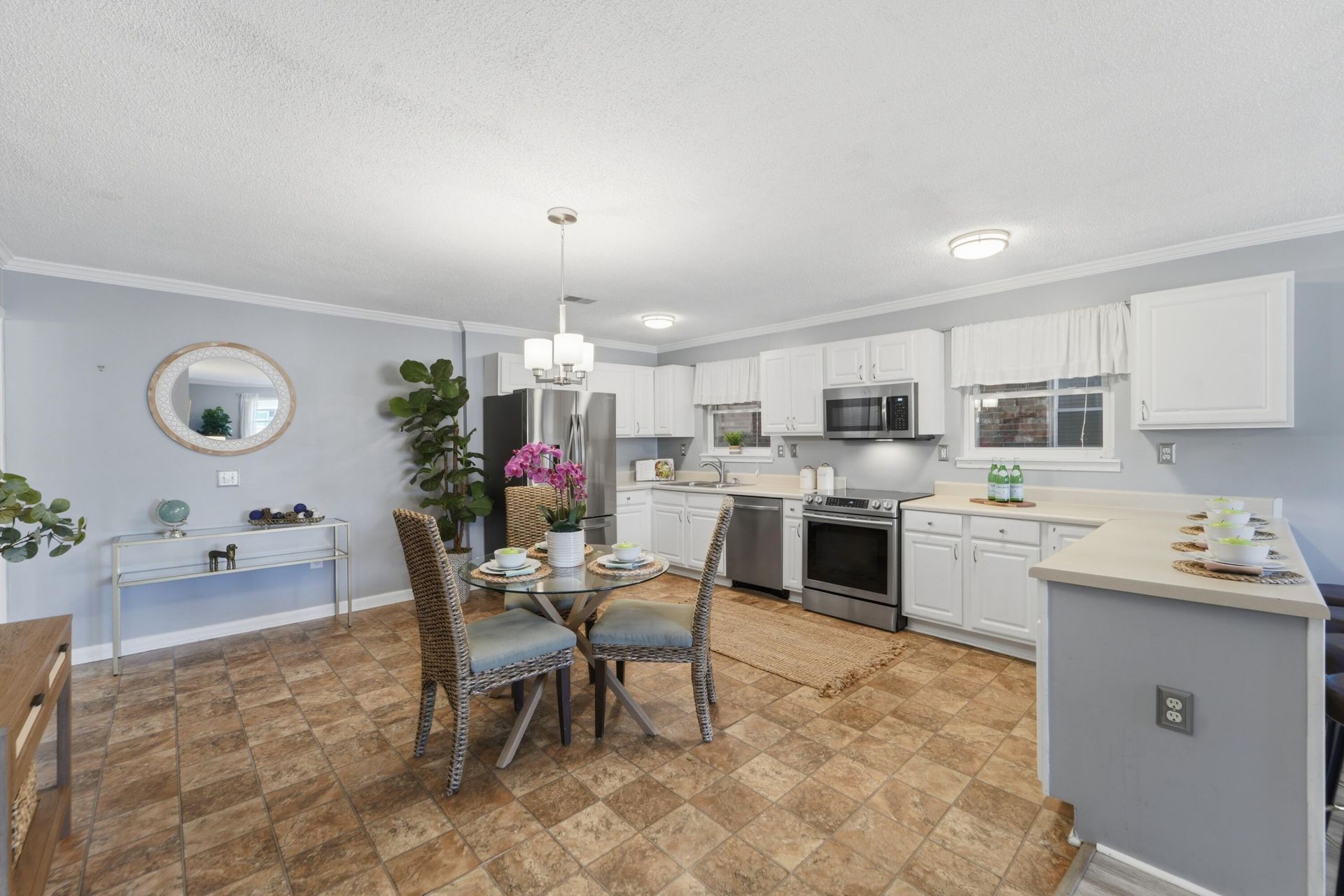415 Parkdale Drive Photo 8