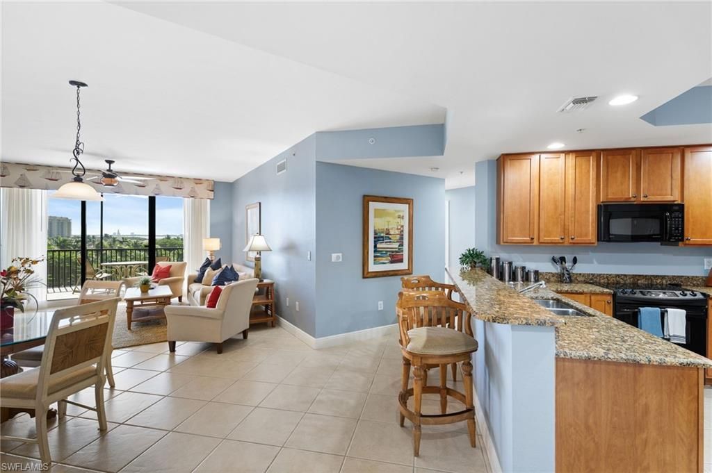 5793 Cape Harbour Dr , Unit 620, Cape Coral, FL 33914 Photo