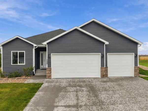 7386 28th Street S, Fargo, ND 58104
