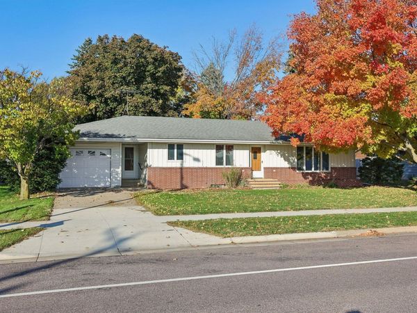 318 S Meridian Street, Belle Plaine, MN 56011