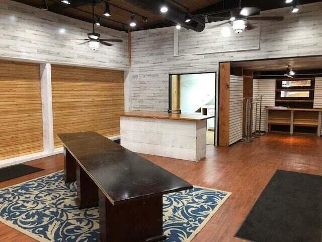 84 N Market Street  Photo 5