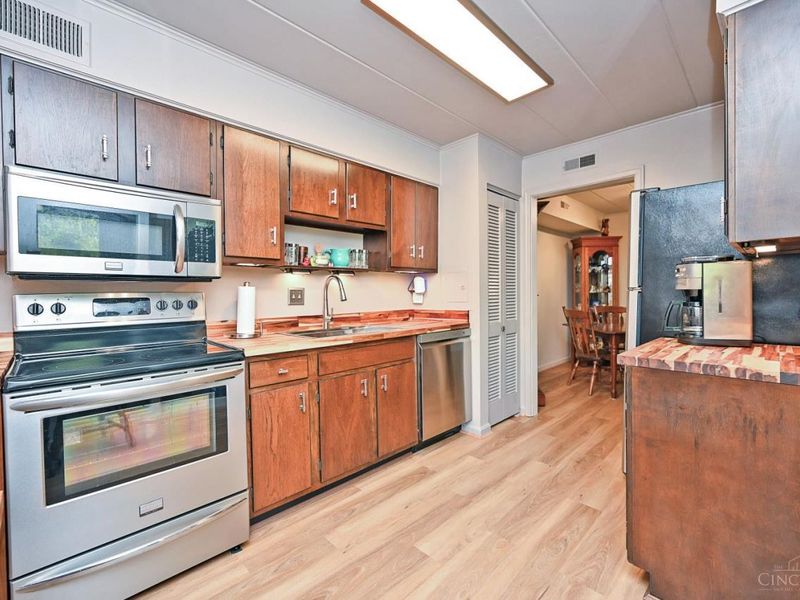 880 Rue De La Paix, Unit A28, Cincinnati, OH 45220 Photo 16