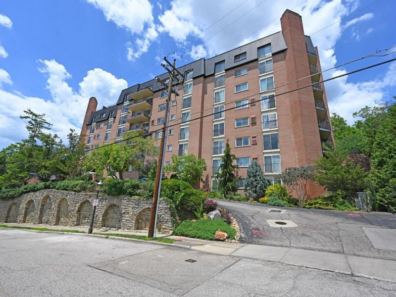 880 Rue De La Paix, Unit A28, Cincinnati, OH 45220 Photo 3