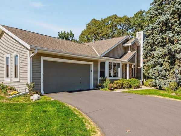 115 E Sutton PLACE, Unit A, Waukesha, WI 53188