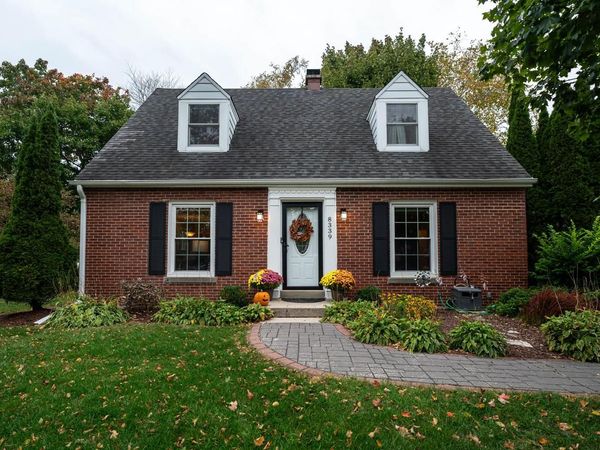 8339 N Santa Monica BOULEVARD, Fox Point, WI 53217