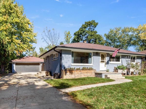 4436 W Dunwood ROAD, Brown Deer, WI 53223