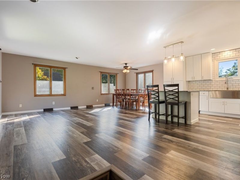 1734 E Broad Street , Louisville, OH 44641 Photo 13