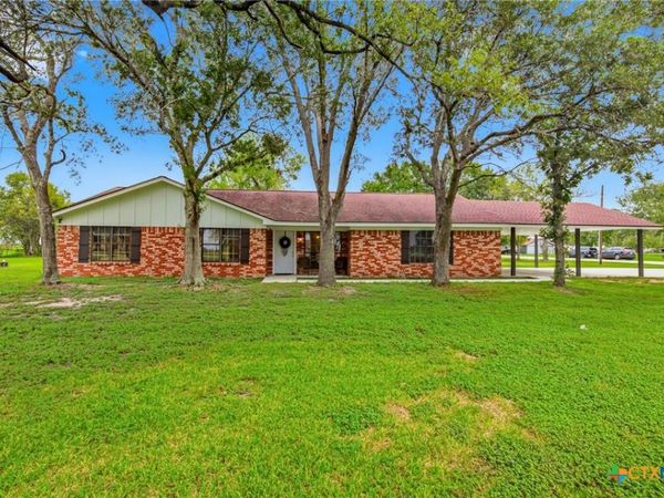 30 Sunrise Lane , Victoria, TX 77905