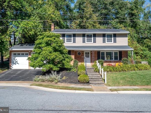 6 WOODSHAW ROAD , NEWARK, DE 19711