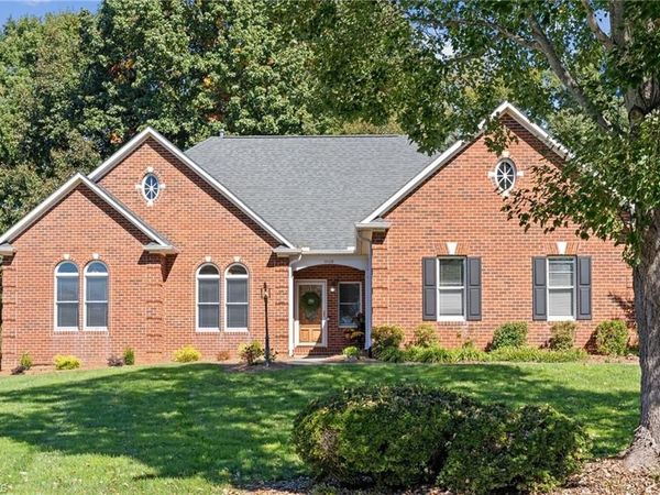 1025 Glen Day Drive , Clemmons, NC 27012
