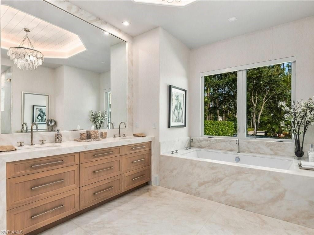6190 Bur Oaks Ln, Naples, FL 34119 Photo