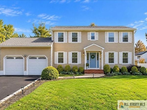 78 Henderson Road, Kendall Park, NJ 08824