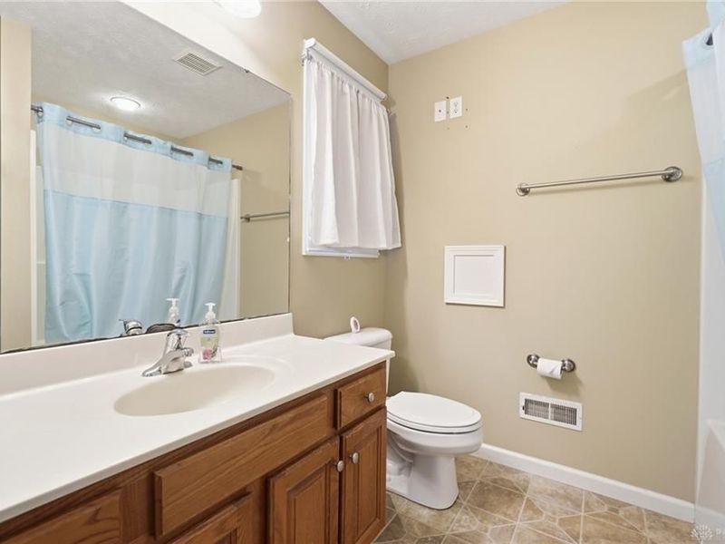 1089 Parkview Drive, Troy, OH 45373 Photo 14