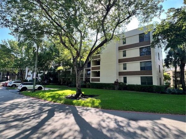 100 NW 76th Ave , Unit 302-2, Plantation, FL 33324