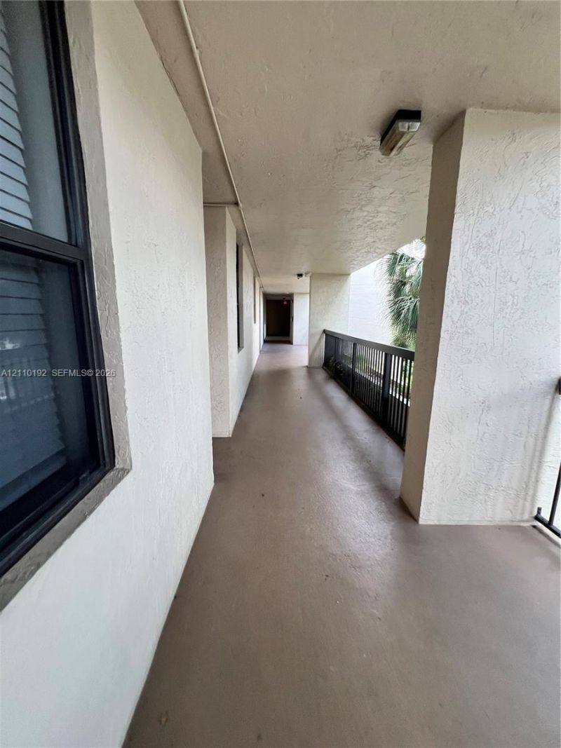 100 NW 76th Ave , Unit 302-2, Plantation, FL 33324 Photo