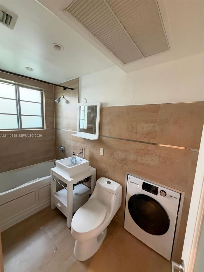 526 15th St , Unit 8, Miami Beach, FL 33139 Photo