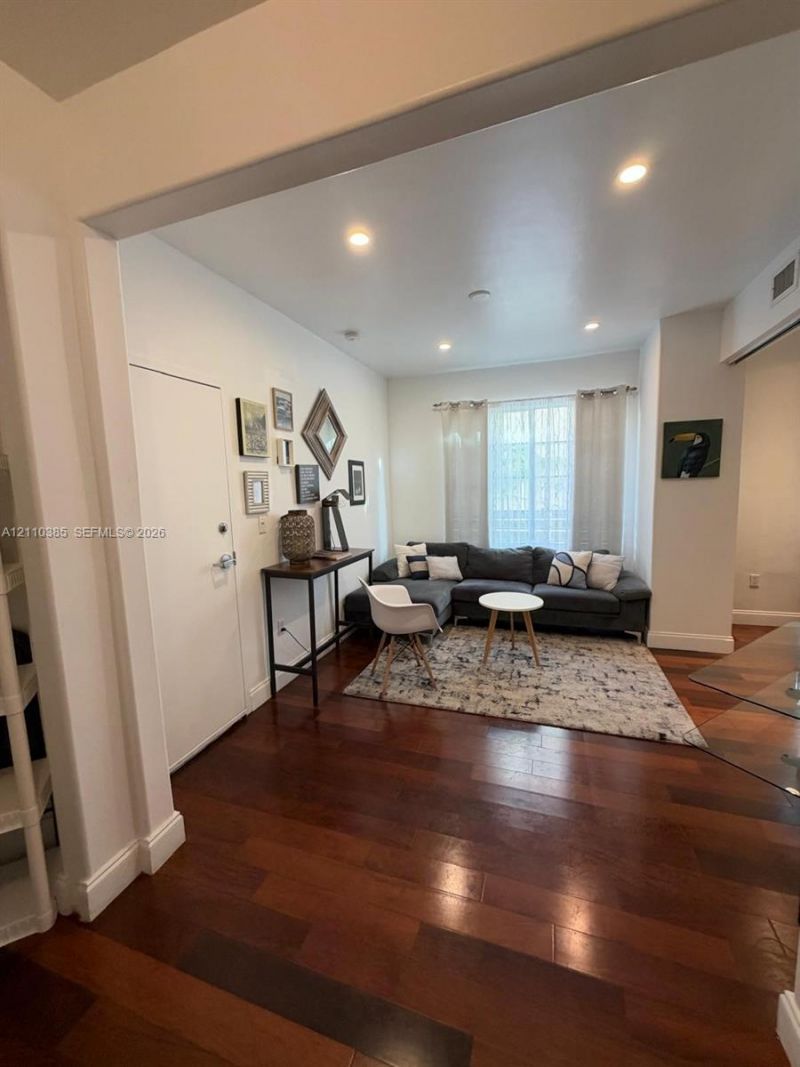 526 15th St , Unit 8, Miami Beach, FL 33139 Photo