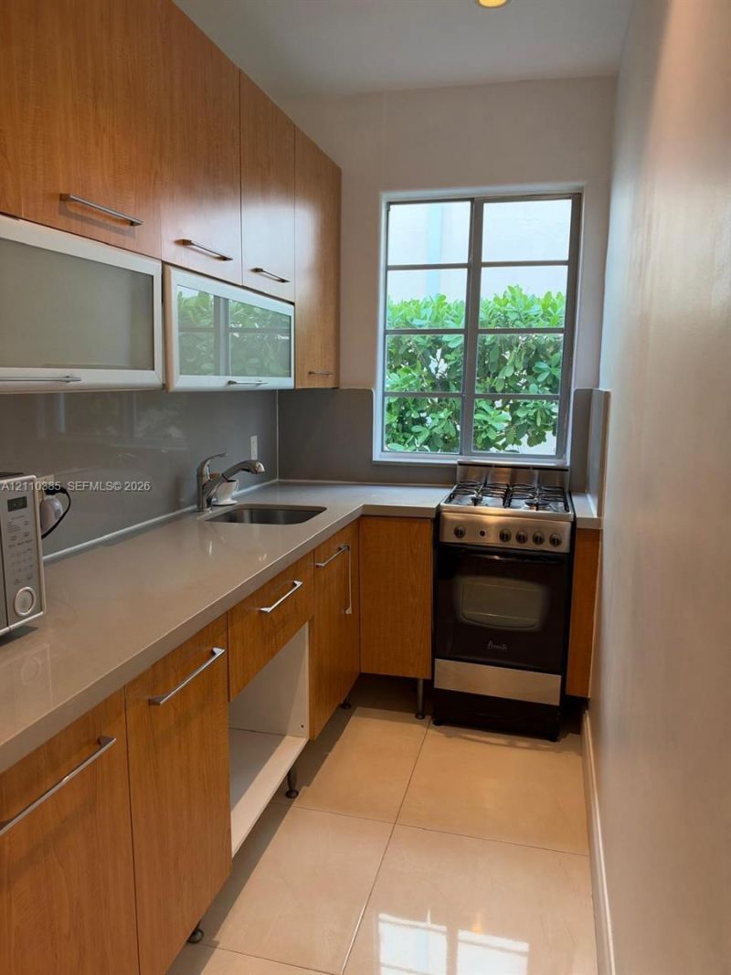 526 15th St , Unit 8, Miami Beach, FL 33139 Photo