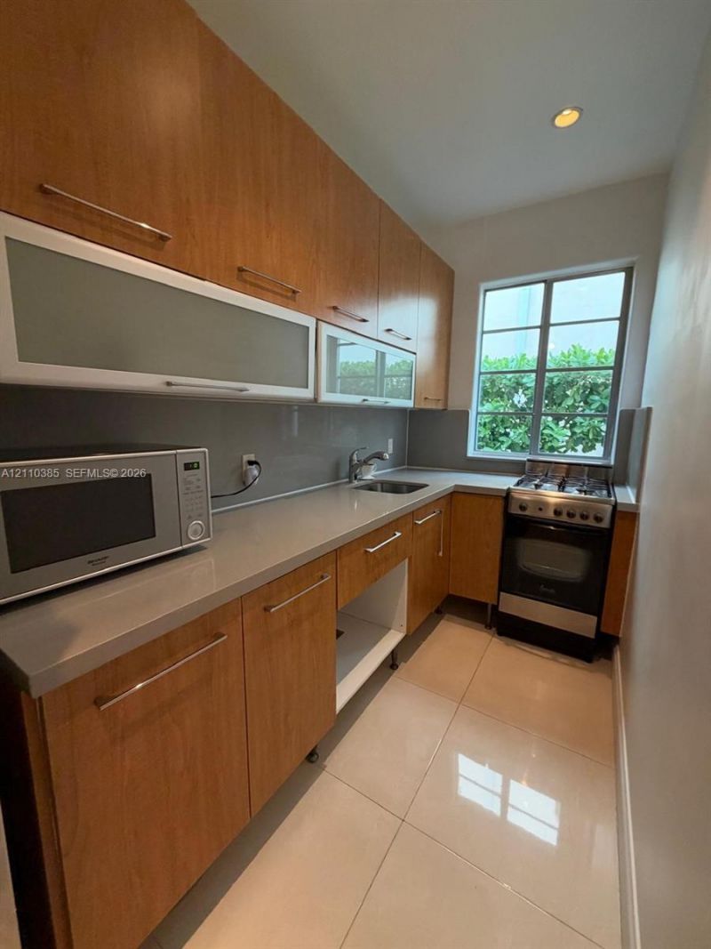 526 15th St , Unit 8, Miami Beach, FL 33139 Photo