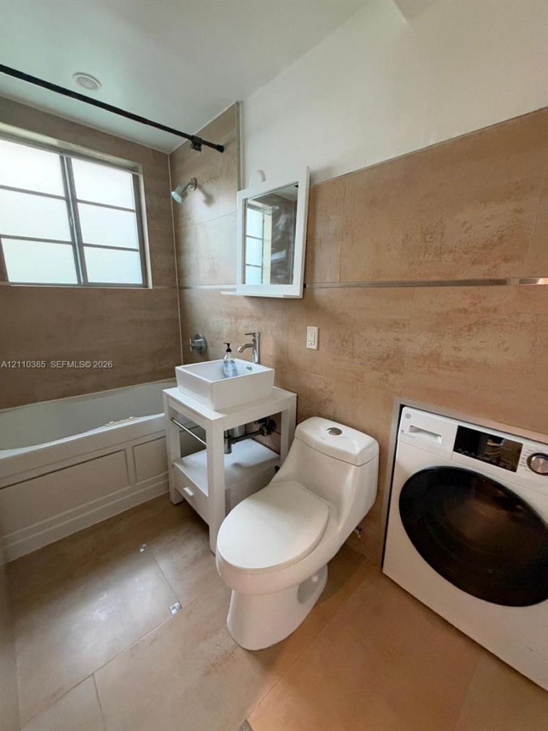 526 15th St , Unit 8, Miami Beach, FL 33139 Photo