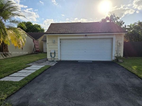 1354 Pelican Ct , Homestead, FL 33035