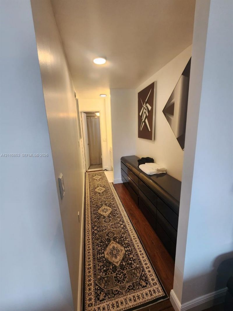 1674 Bay Rd , Unit 305, Miami Beach, FL 33139 Photo