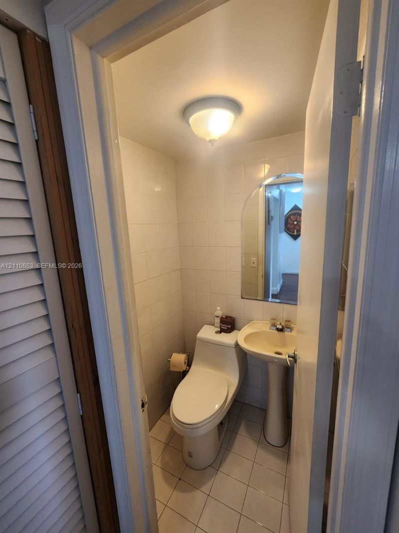 1674 Bay Rd , Unit 305, Miami Beach, FL 33139 Photo