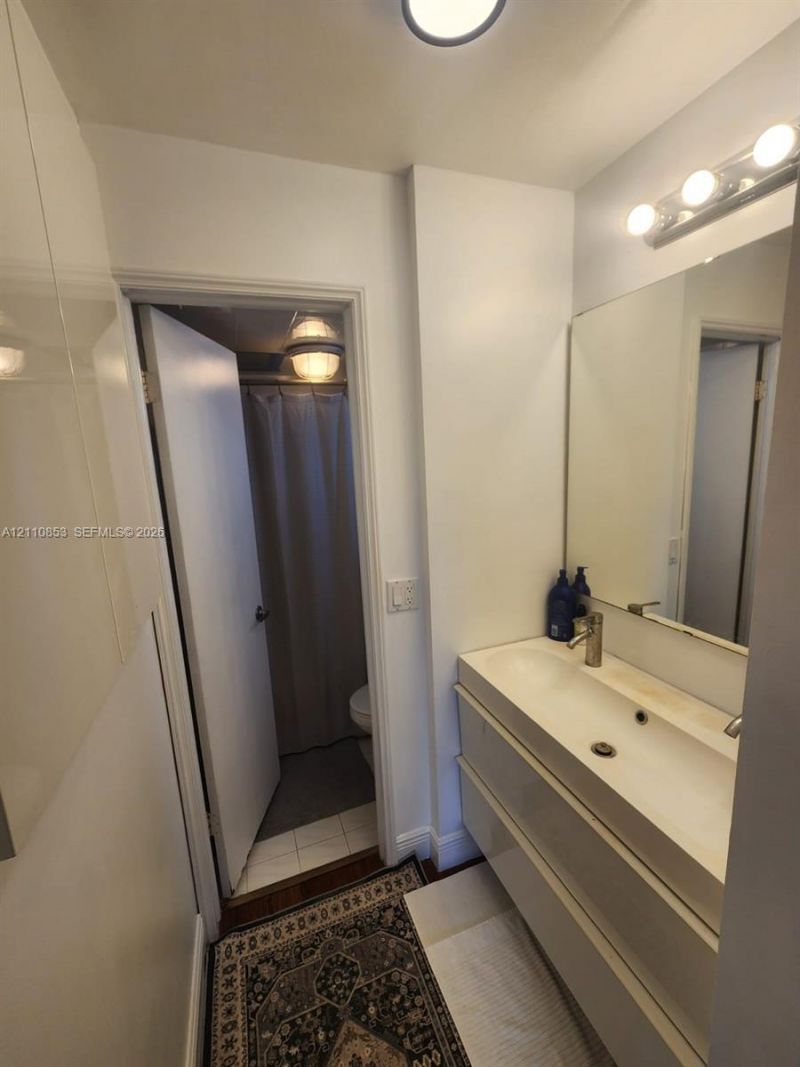1674 Bay Rd , Unit 305, Miami Beach, FL 33139 Photo