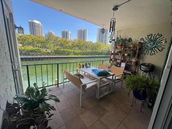 3745 NE 171st St, Unit 77, North Miami Beach, FL 33160