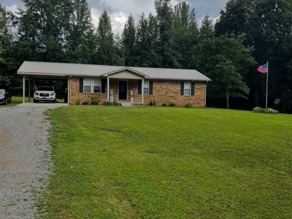 8756 Caneyville Road , Morgantown, KY 42261