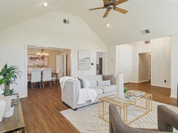913 Royal Oaks Drive , Lewisville, TX 75067