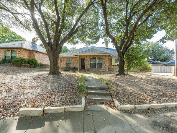 1005 Casa Linda Street, Ennis, TX 75119