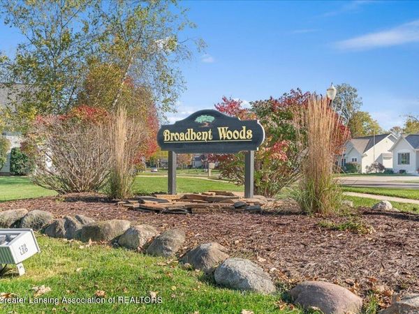 1218 Sweetgrass Drive, Lansing, MI 48917