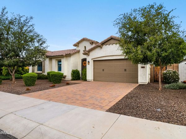 986 E HAMPTON Lane, Gilbert, AZ 85295