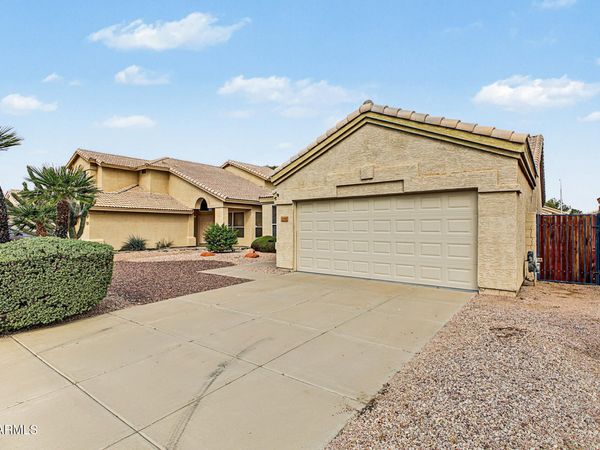 1050 W Whitten Street, Chandler, AZ 85224