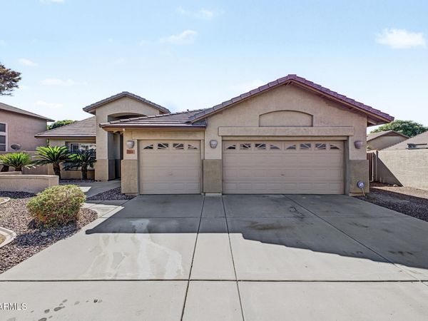 7061 W ANGELA Drive, Glendale, AZ 85308