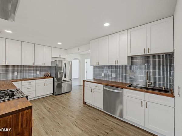 557 W Erie Street, Chandler, AZ 85225