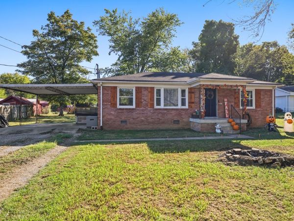 112 Hobbs Ln , Lebanon, TN 37090