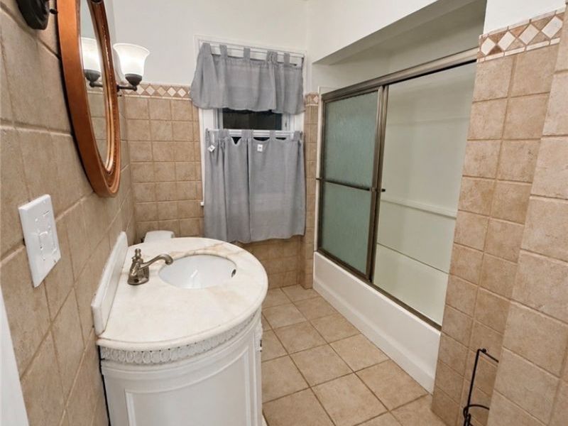 1476 Clermont Road, Cleveland, OH 44110 Photo 14
