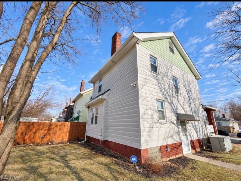 1476 Clermont Road, Cleveland, OH 44110 Photo 3
