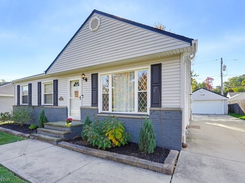 6110 Archwood Road, Independence, OH 44131 Photo 3