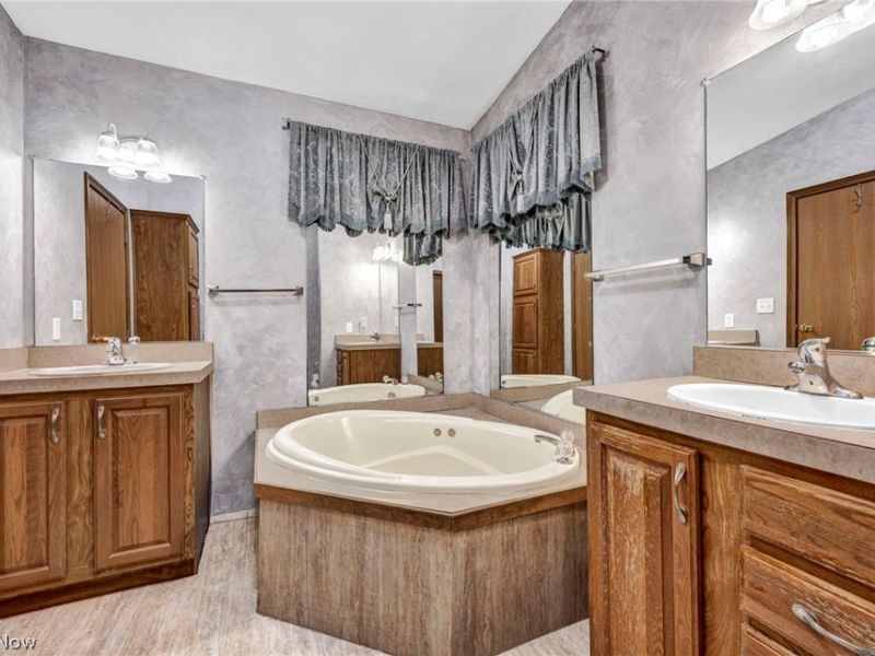 557 Chambers Road, Chardon, OH 44024 Photo 21