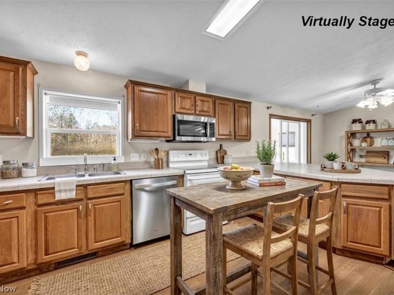 557 Chambers Road, Chardon, OH 44024 Photo 4