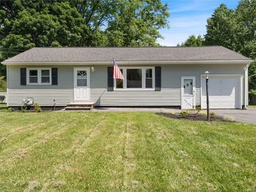 102 Oakridge Drive , Camillus, NY 13031