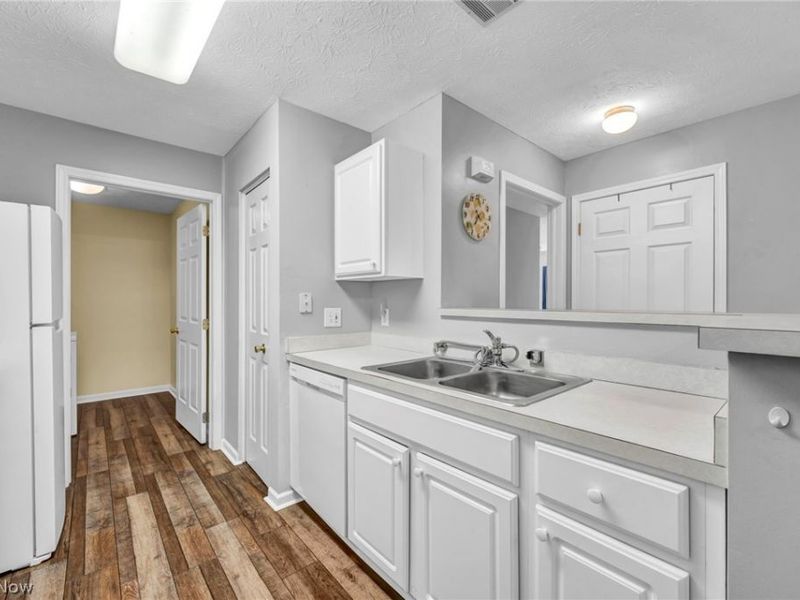 29820 Center Ridge Road, Westlake, OH 44145 Photo 25